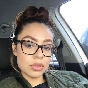 Meet your Posher, Nayeli