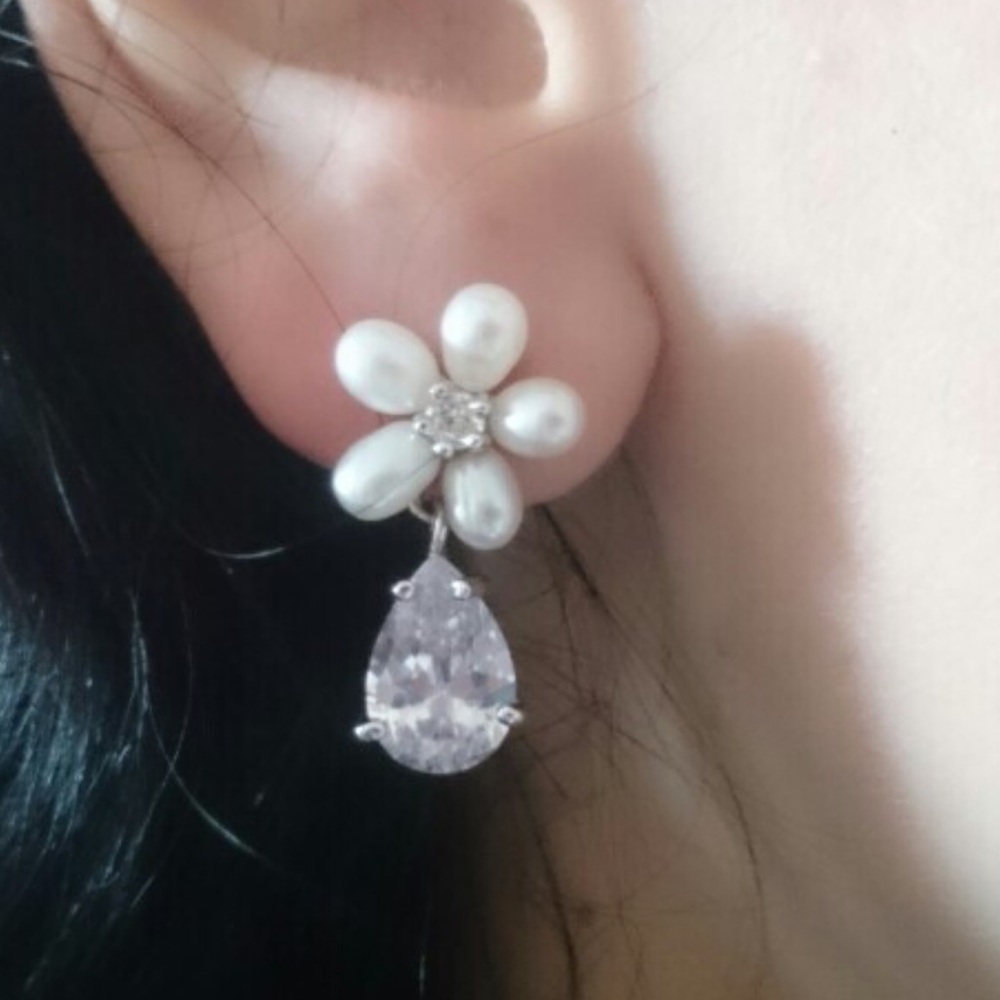 Crystal Earrings - Picture 4 of 8