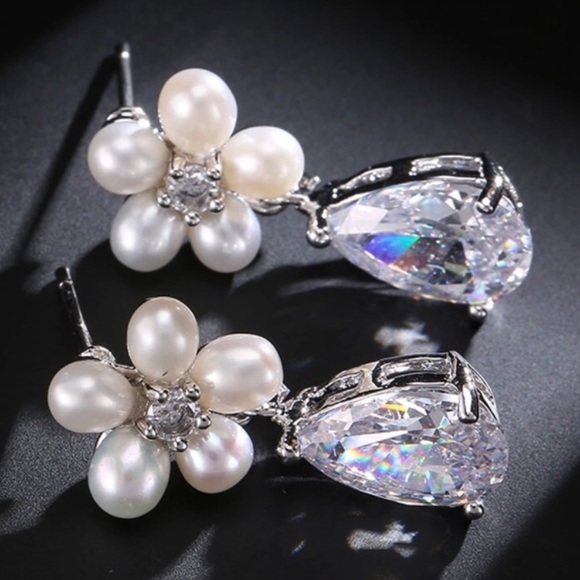 Crystal Earrings - Picture 5 of 8