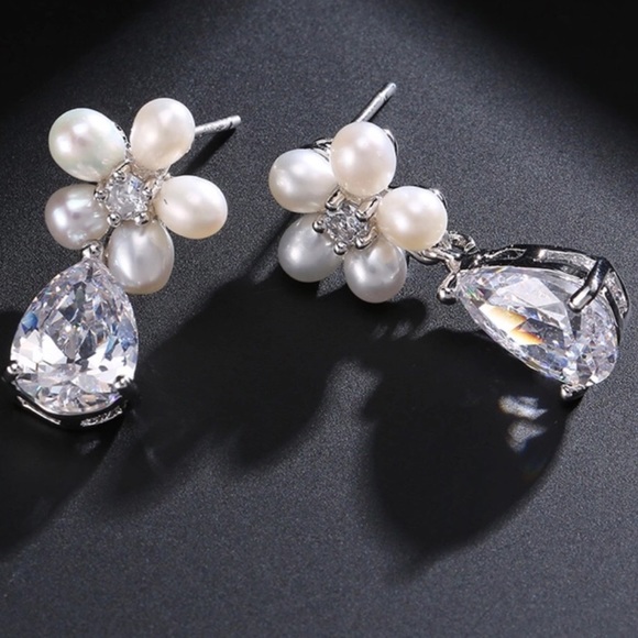 Crystal Earrings - Picture 7 of 8