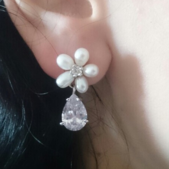 Crystal Earrings - Picture 4 of 8