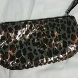 Leopard clutch