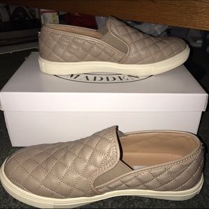 Steve Madden eccentric slip ons