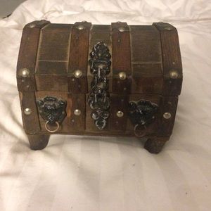 ✨CUTE VINTAGE JEWELRY BOX✨