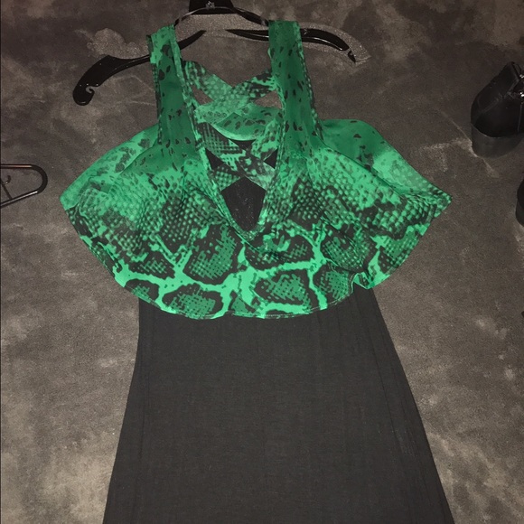 Knee length Dress - Picture 2 of 3