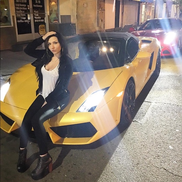 Meet your Posher, Brianna - Picture 2 of 8