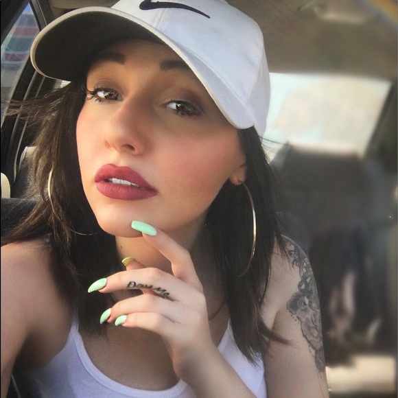 Meet your Posher, Brianna - Picture 6 of 8