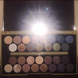 Makeup palette