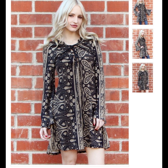 5βοΈ RATED! Lace Up Bell Sleeve tunic/dress - Picture 3 of 4
