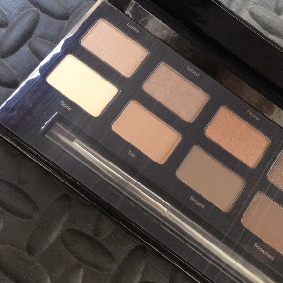 Gilded Gold - Picture 5 of 6