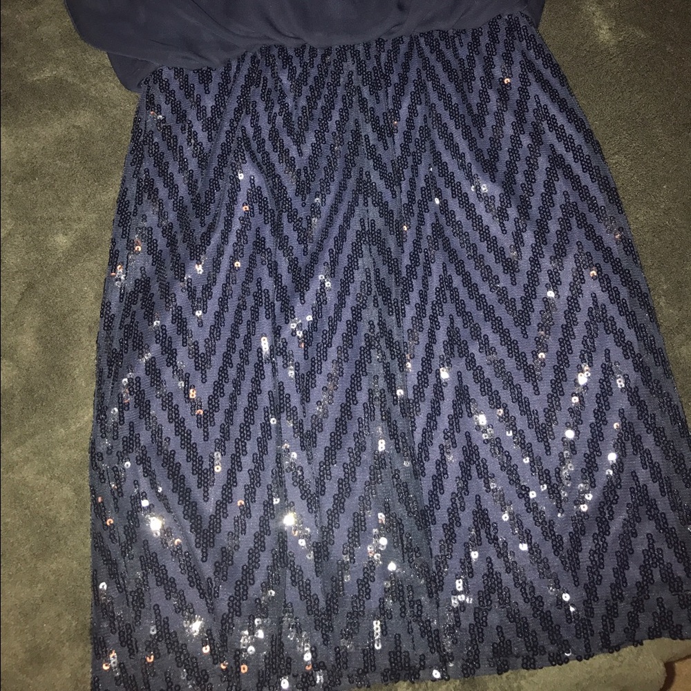 Dress - Picture 3 of 3