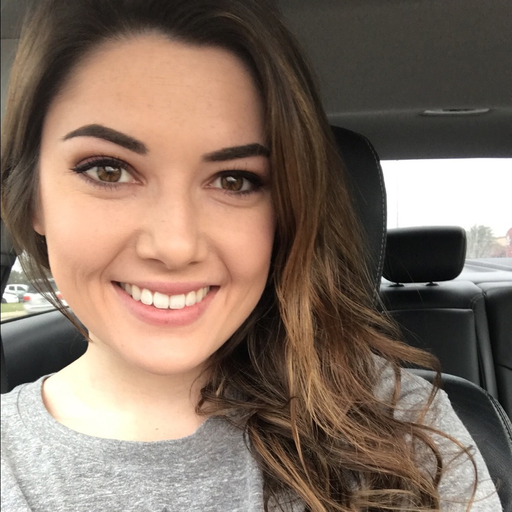 Meet your Posher, Lauren