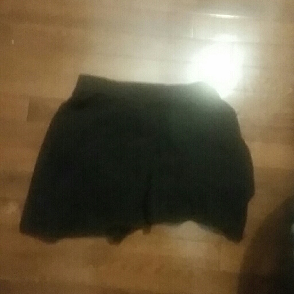 Black skater skirt