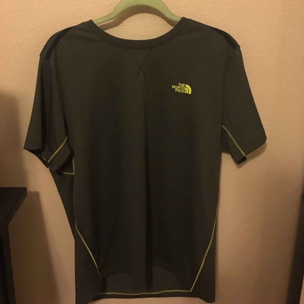 North Face Men's shirt NWOT