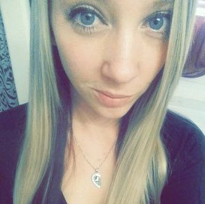 Meet your Posher, Mandy