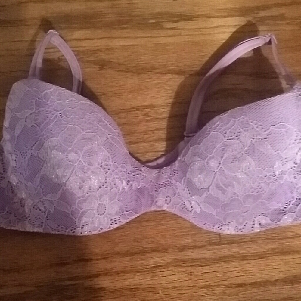 Victoria Secret Embrace 34A  push up Never worn