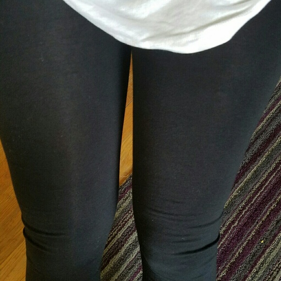 BASIC BLACK HIGH WAISTED LEGGING - Picture 2 of 3