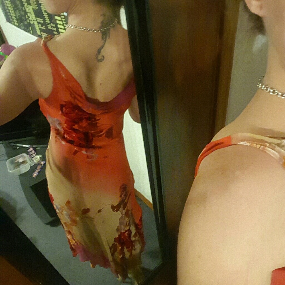 Dress - Picture 4 of 7