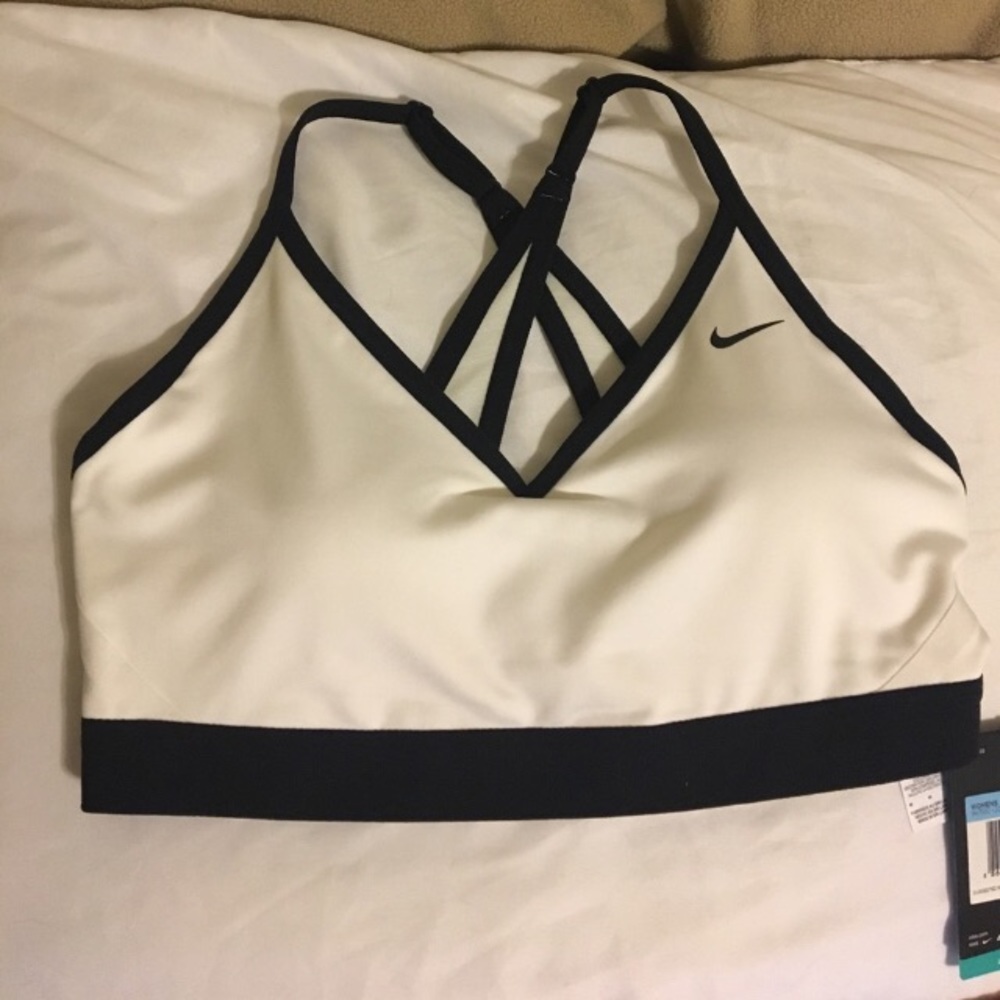 NWT Nike Sports Bra Light Support