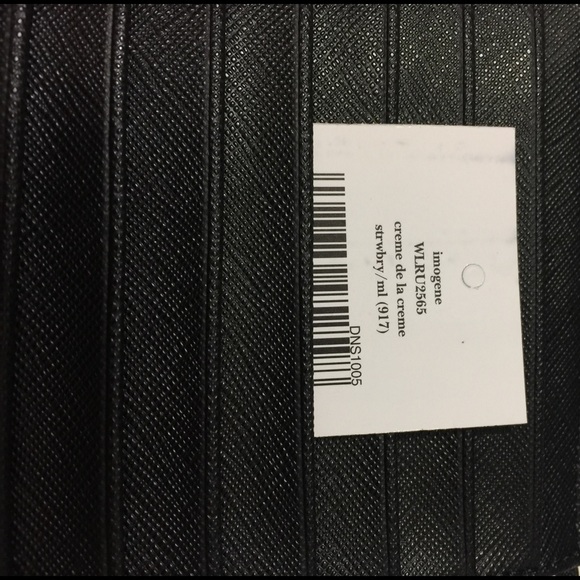 Brand New Kate Spade Strawberry 🍓Passport Holder - Picture 3 of 4