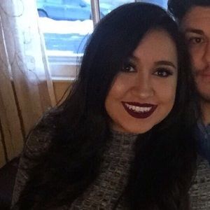 Meet your Posher, Andrea