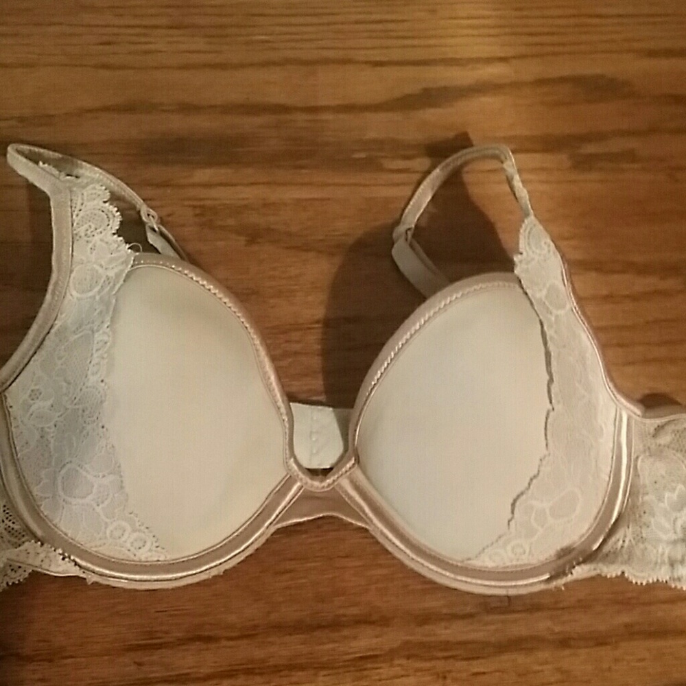 Victoria's Secret Angel bra size 34A. Push up