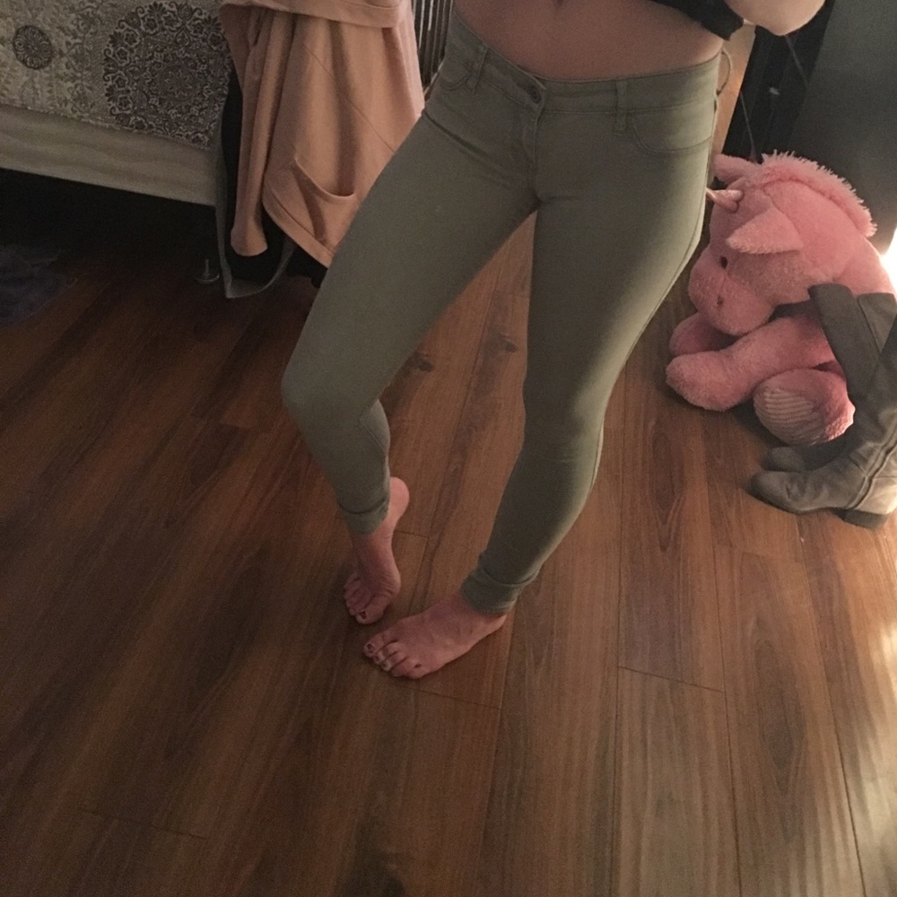 Hollister pants
