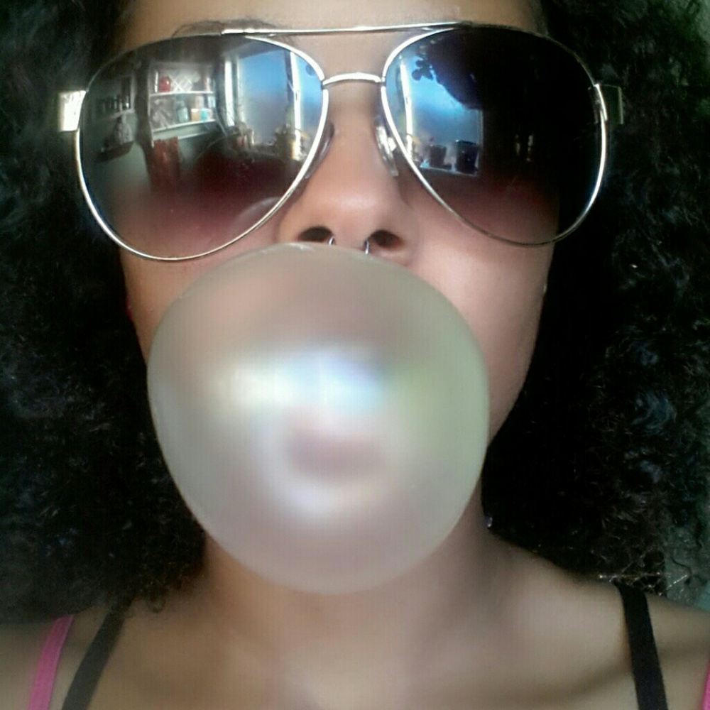 Meet your Posher, Ritza