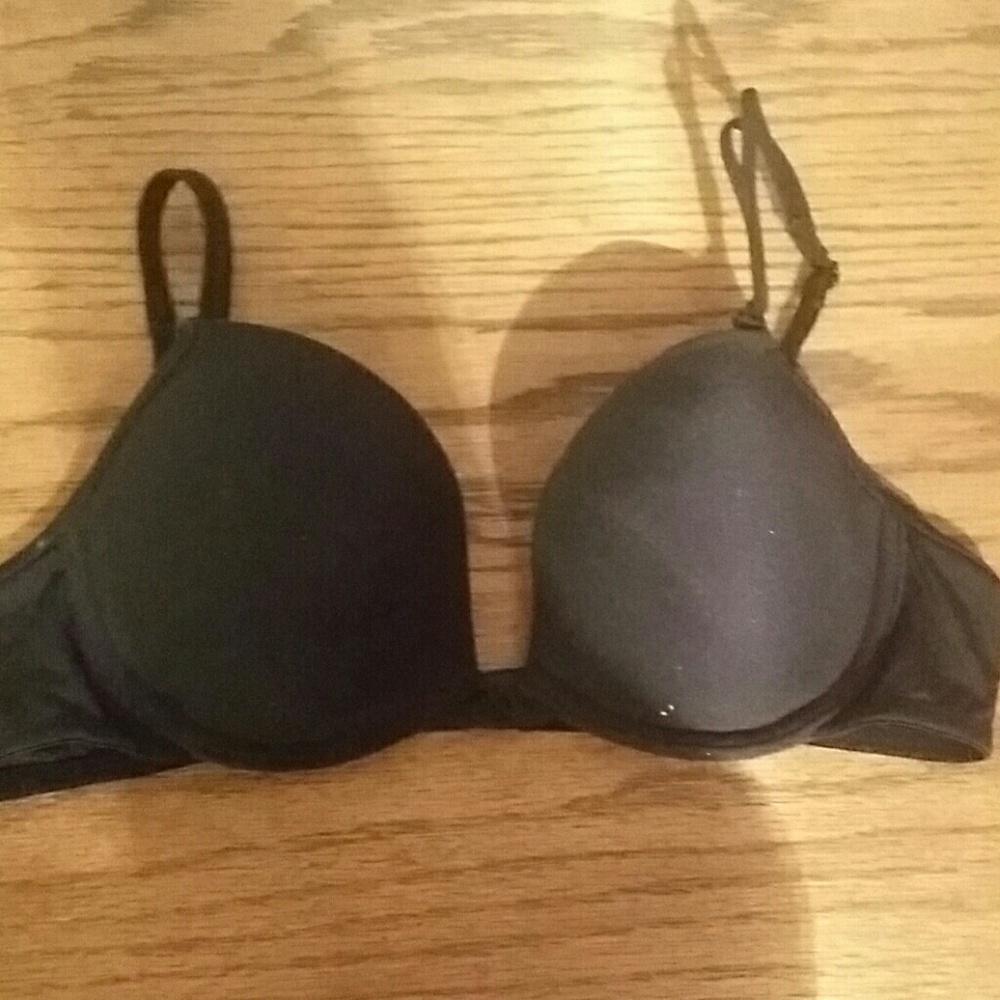 Black Pink Victoria Secret's bra size 34A