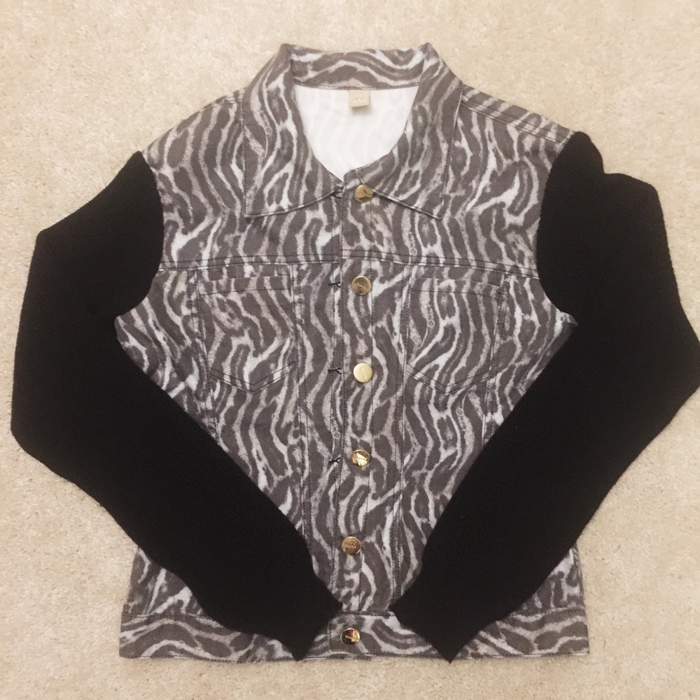 Zebra jacket with long black long sleeve