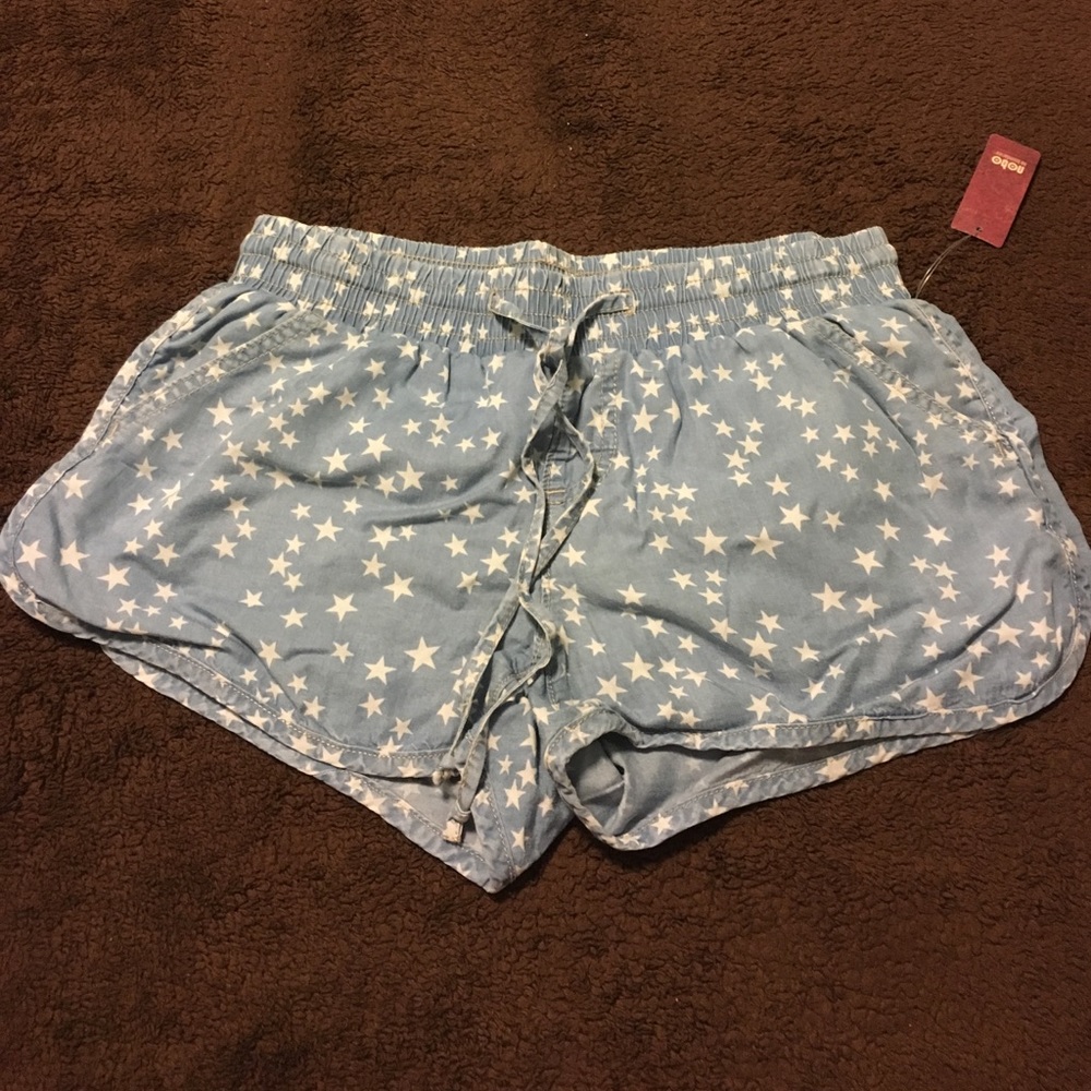 Jean shorts with white star design