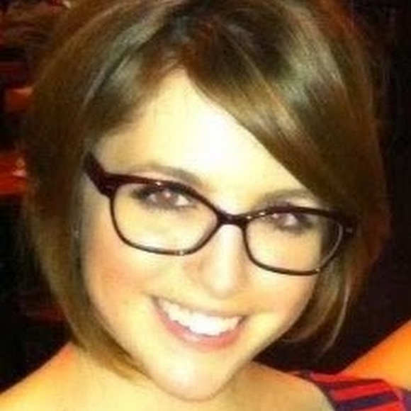 Meet your Posher, Sarah - Picture 1 of 1