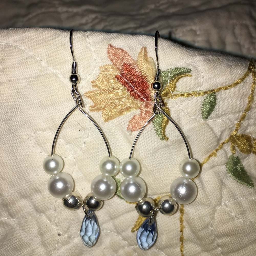Blue crystal bullets with pearl beads silver
