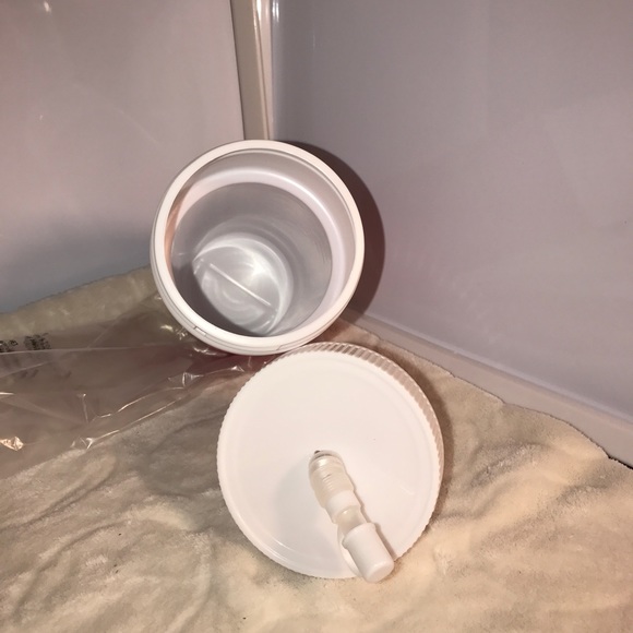 🎉SALE TODAY🎉NEW VICTORIAS SECRET WATERBOTTLE - Picture 4 of 7