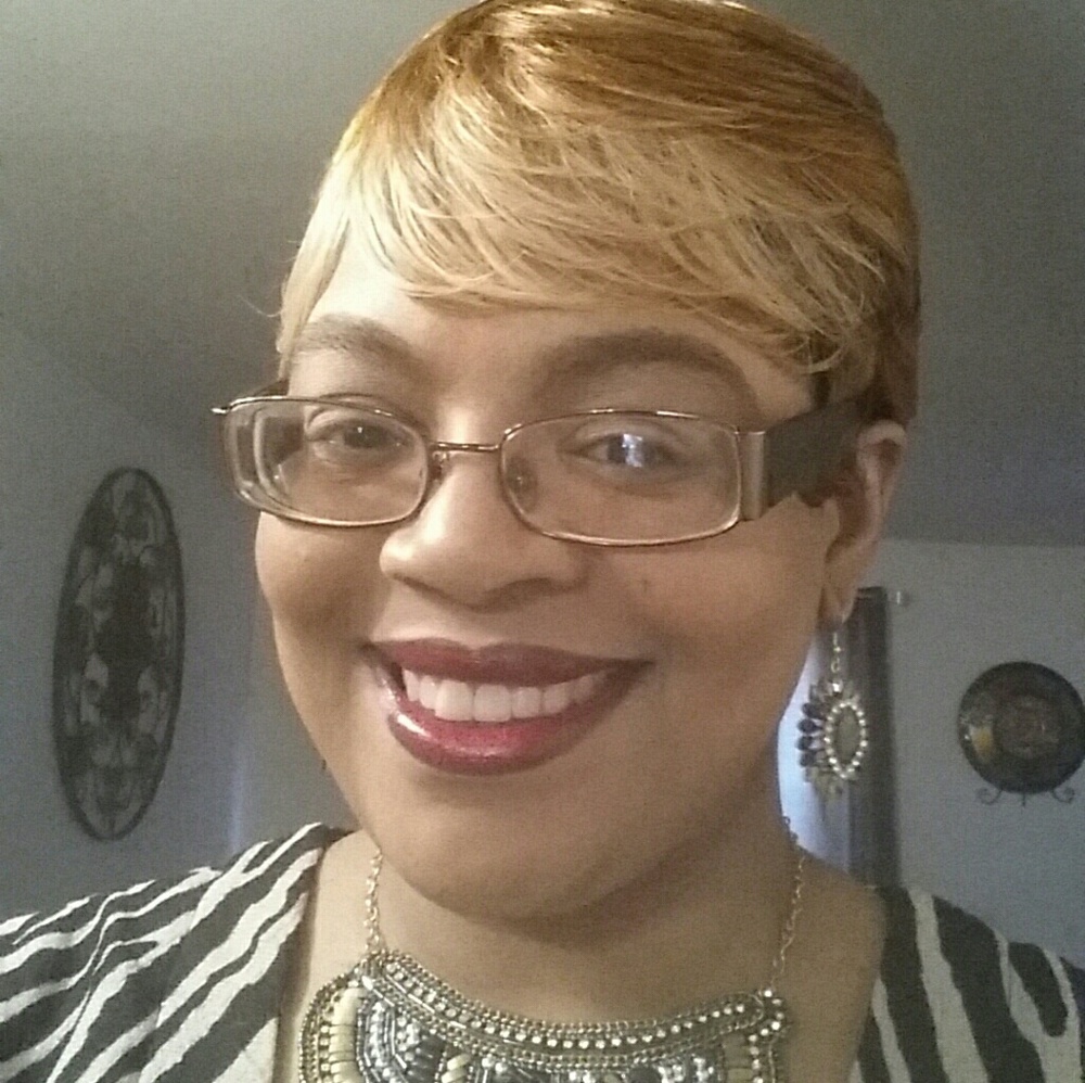 Meet your Posher, Artina