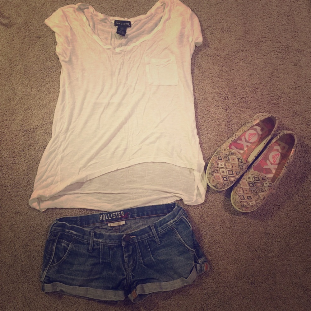 Hollister Cuff "Bootie" Shorts