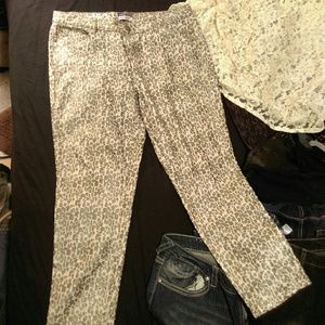 Shiny leopard skinny jeans. Hot kiss sz 15/16