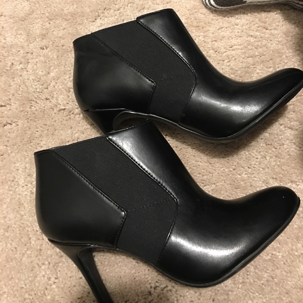 New! Cosmopolitan booties.