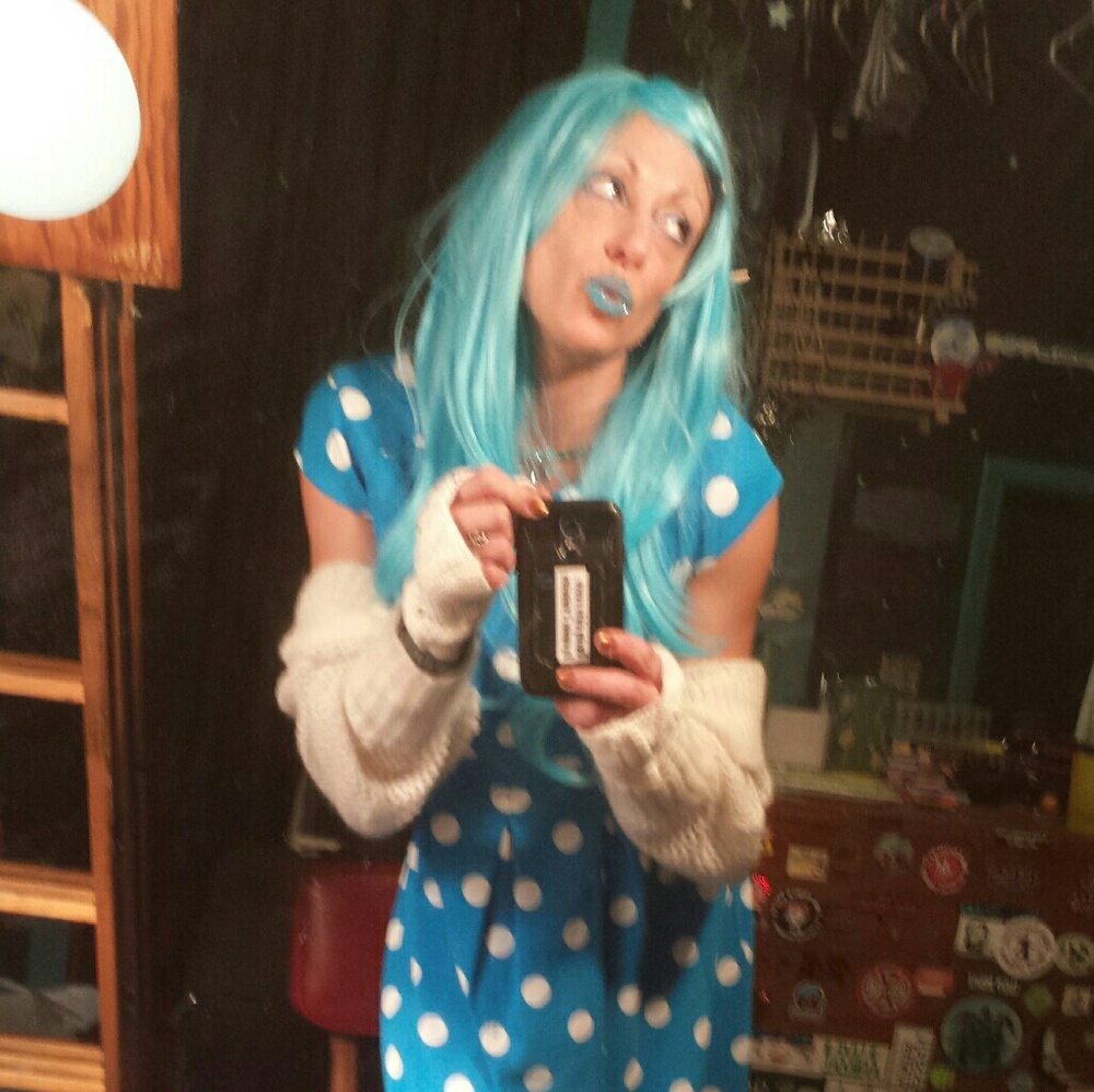 Meet your Posher, Crystal