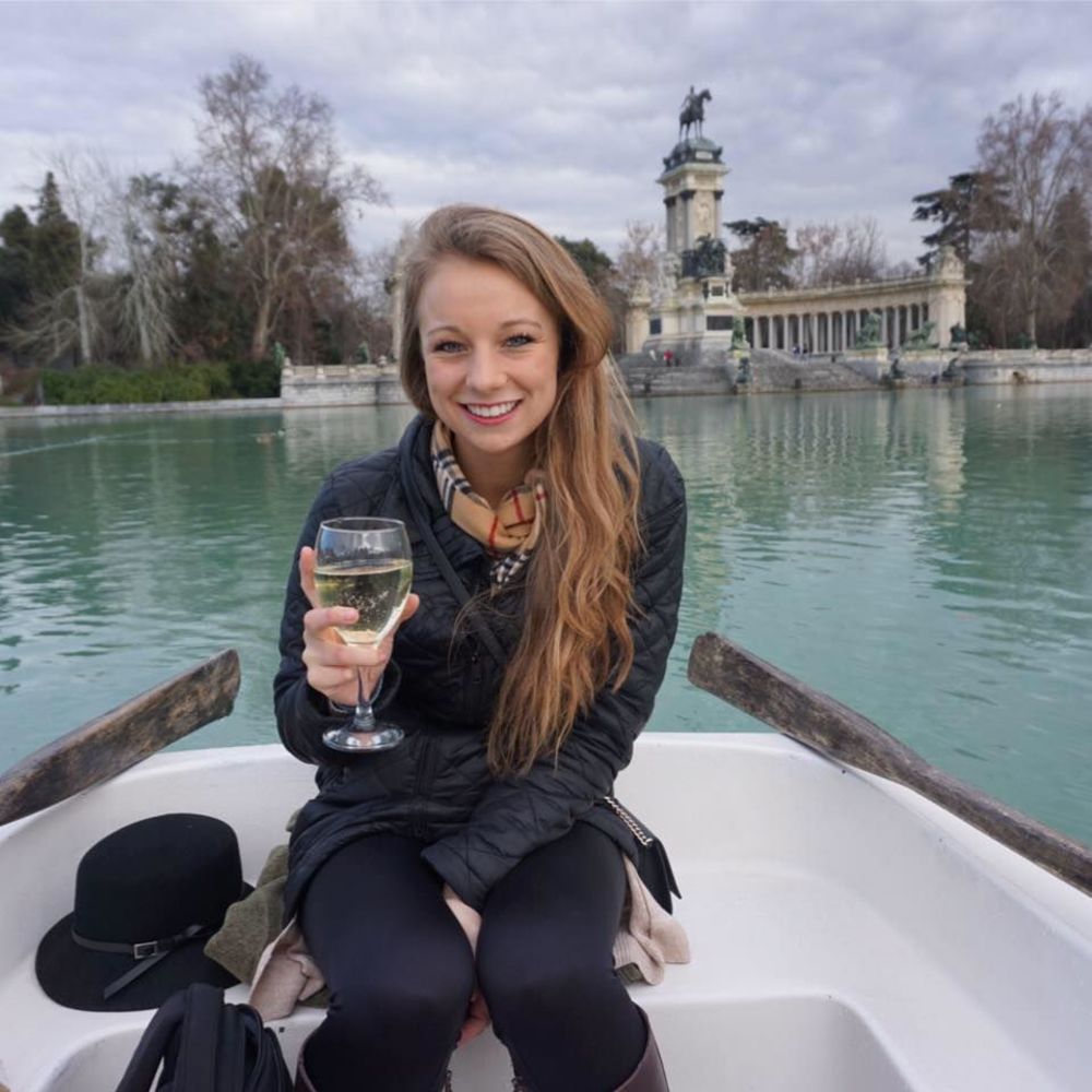 Meet your Posher, Elaina