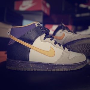 👑👑👑👑 High Top Nikes SB Dunks (sz 7)