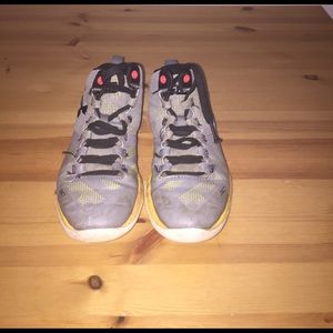 Boys kids sneakers kind of comfortable for sports