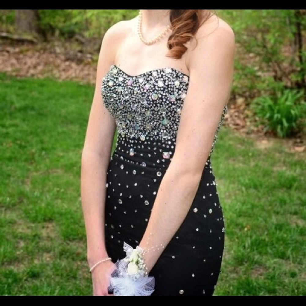 Fame by Forever Yours black prom dress size 4