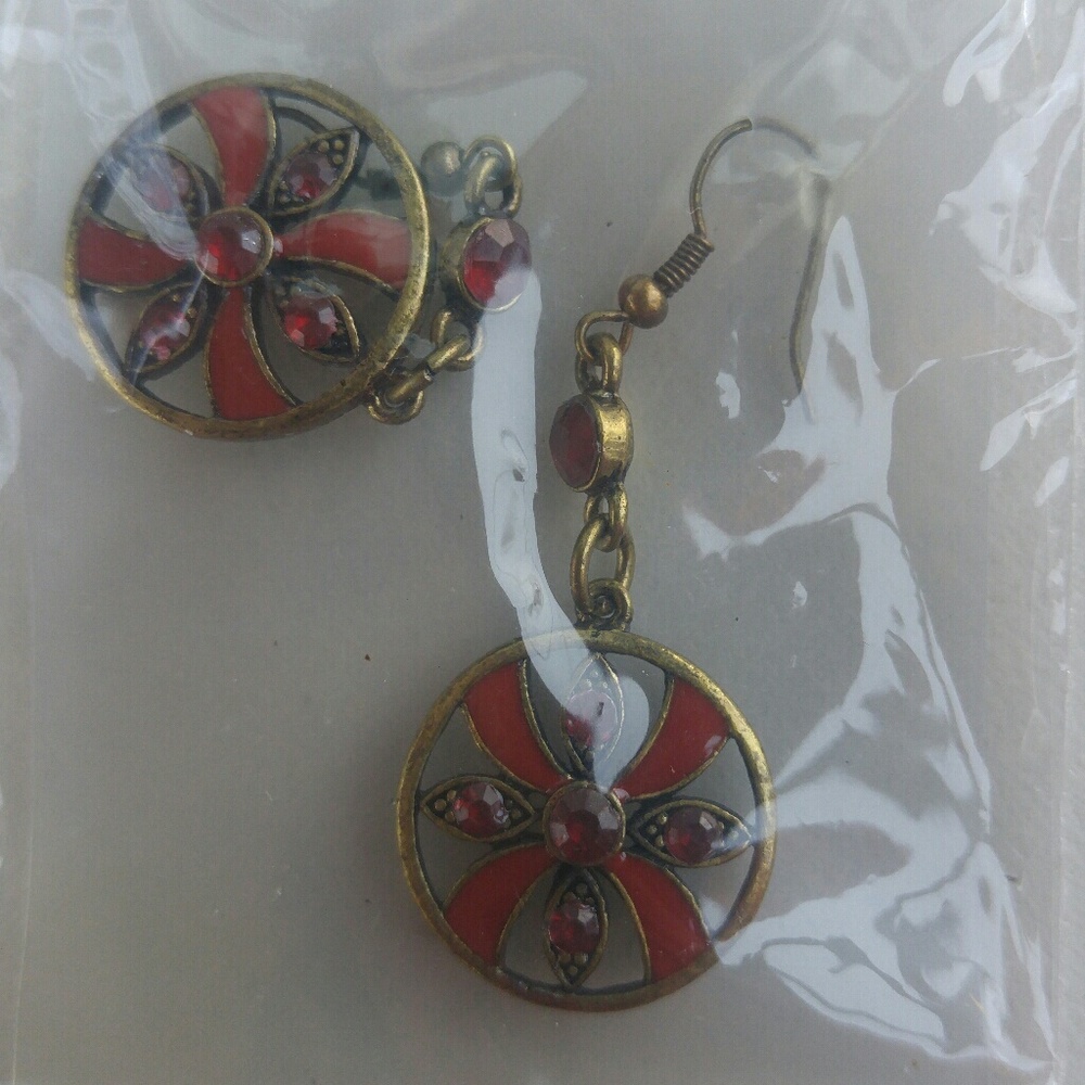 Maroon with gold trim pierced earrings