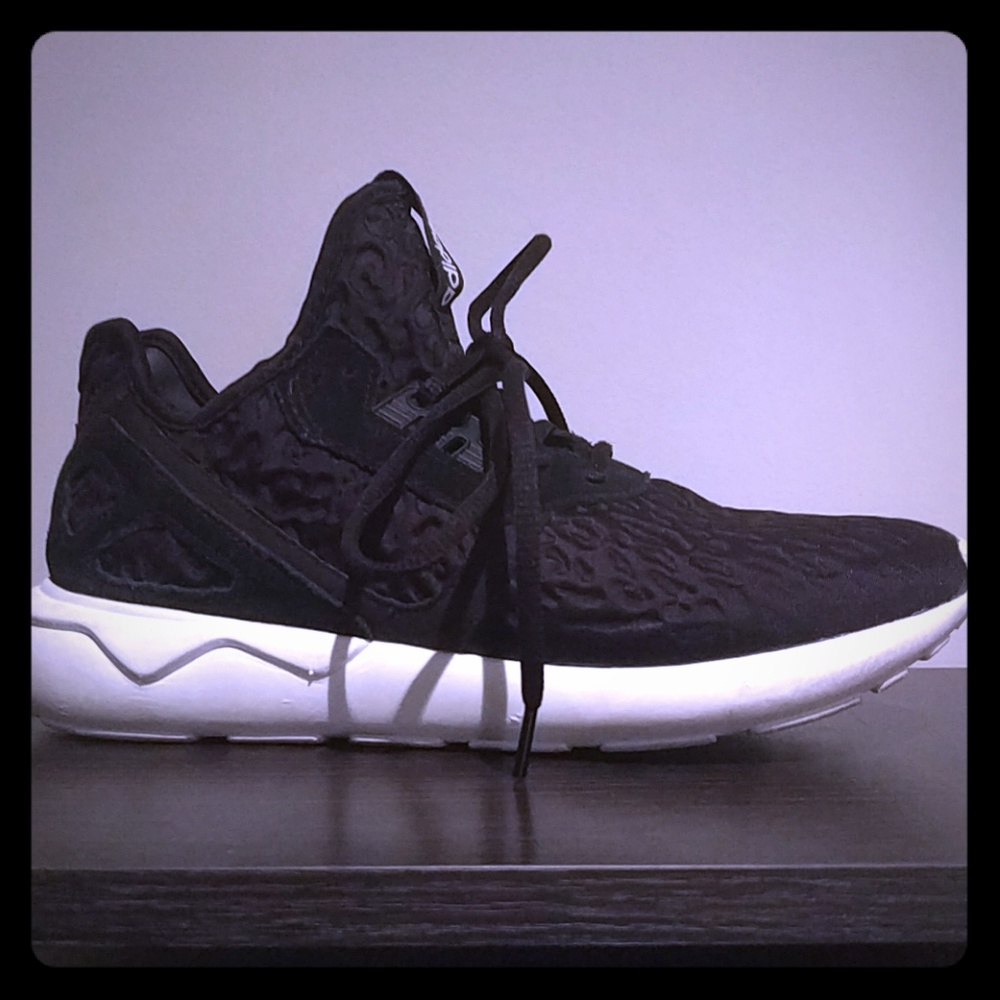 Gently Used Adidas Tubular Shoes Size 7.5