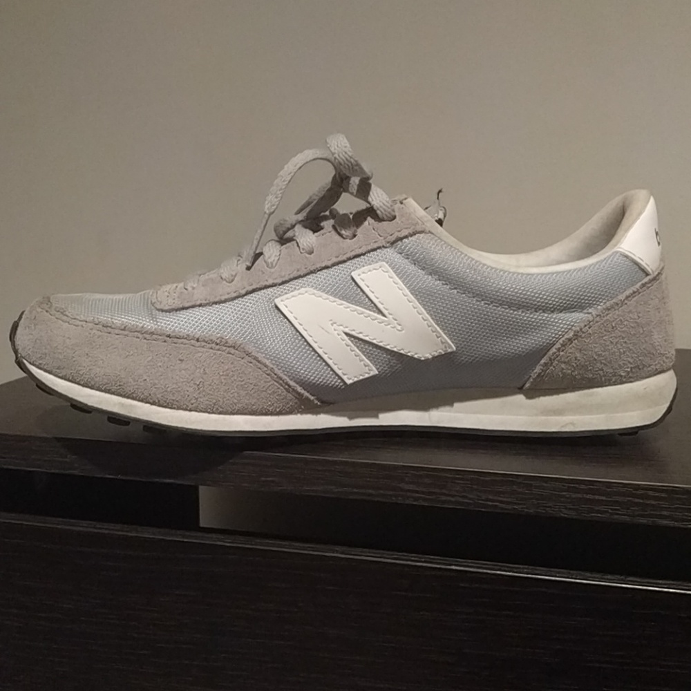 Anthropologie new balance 410 sneakers