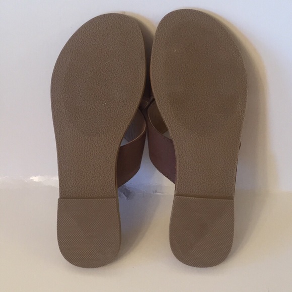 💕NWOB💕 NEW DIRECTION SANDALS - Picture 3 of 3