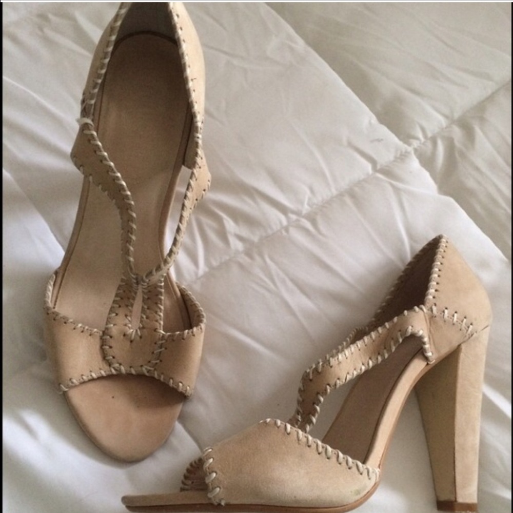 SEXY / CHIC Creme Suede 3 Inch Heels