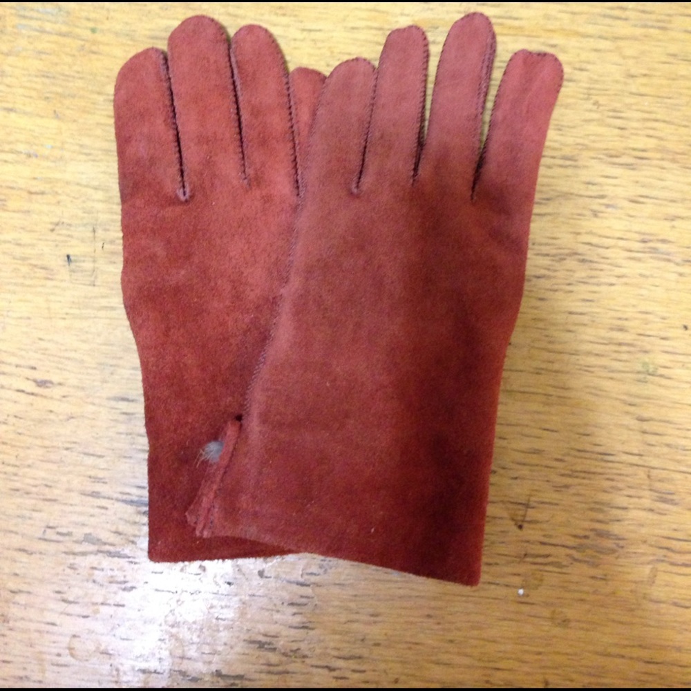 Leather gloves lined with rabbit fur