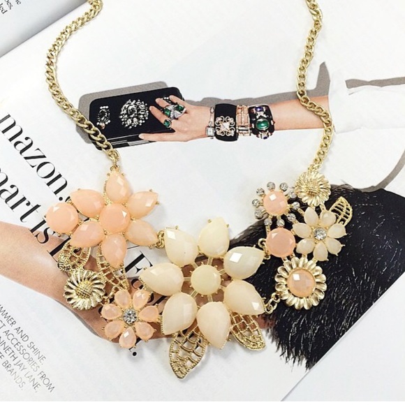 Garden Pastel Necklace. - Picture 3 of 3